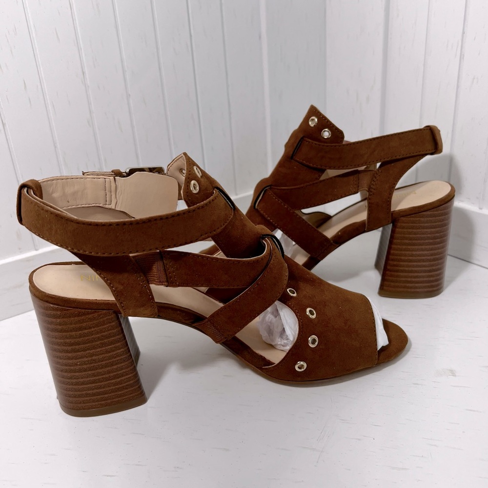 Nine West Gonovan -  brown gold grommet block heels 8M